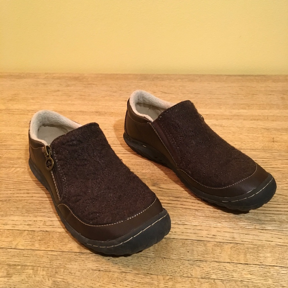 JBU by Jambu Crimson casual shoe